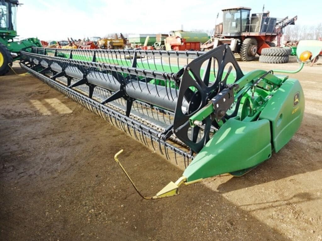 Image of John Deere 635 Primary image