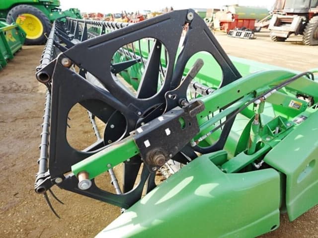 Image of John Deere 635 equipment image 4