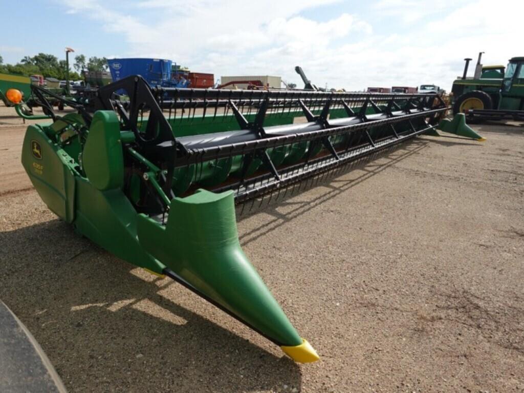 Image of John Deere 635 Primary image