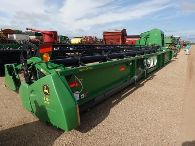 Image of John Deere 635 equipment image 3