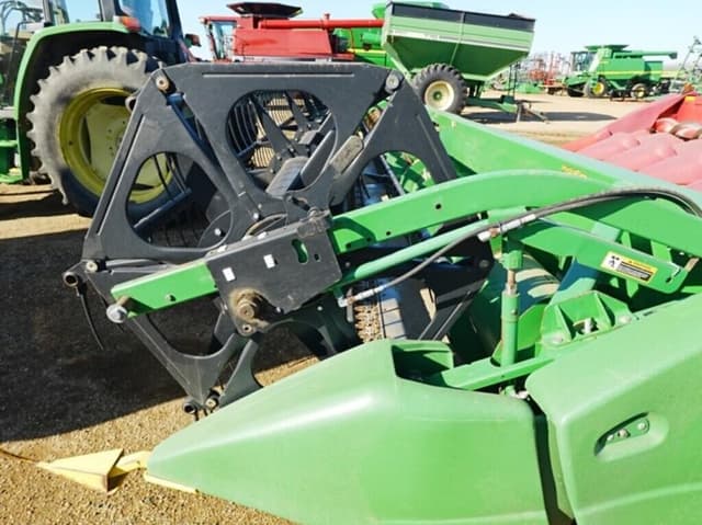 Image of John Deere 635F equipment image 4