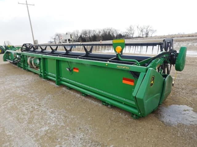 Image of John Deere 635F equipment image 1