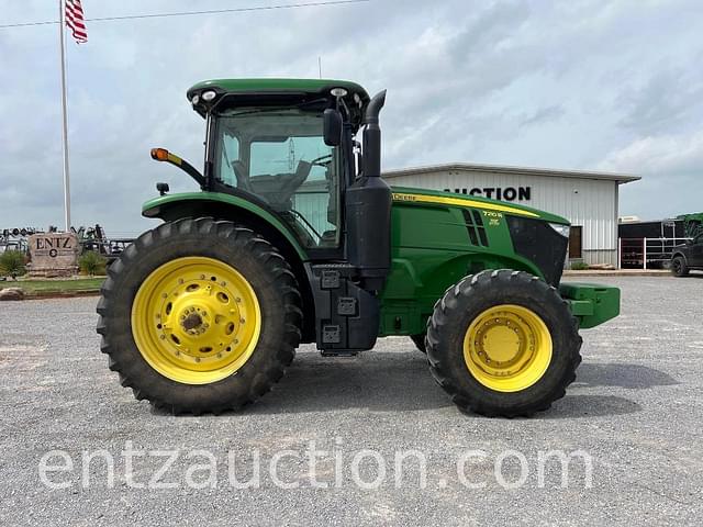 Image of John Deere 7210R equipment image 3