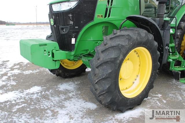 Image of John Deere 7230R equipment image 4