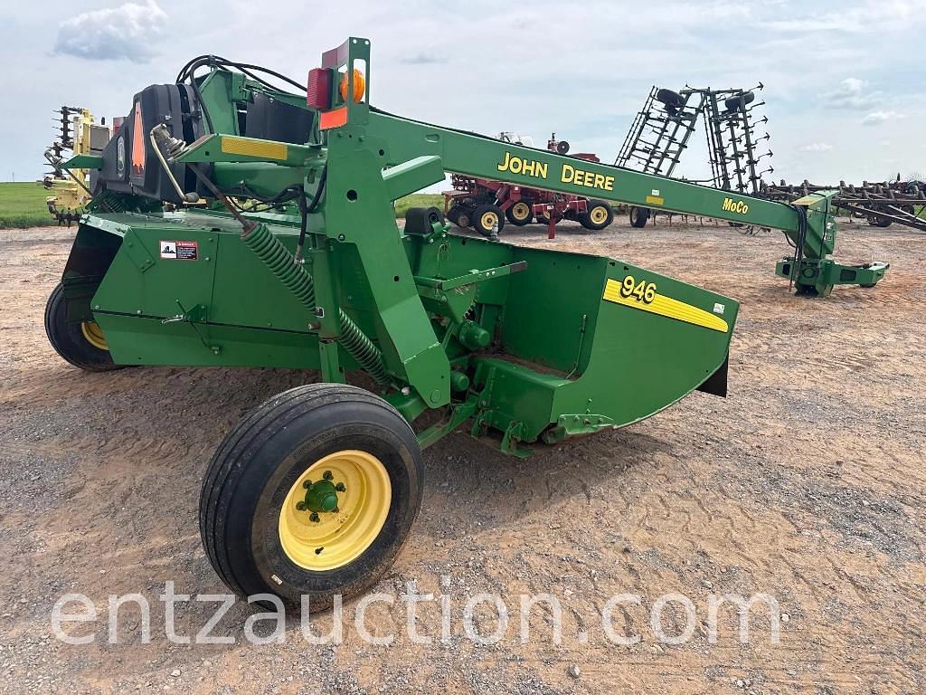 Image of John Deere 946 Primary image