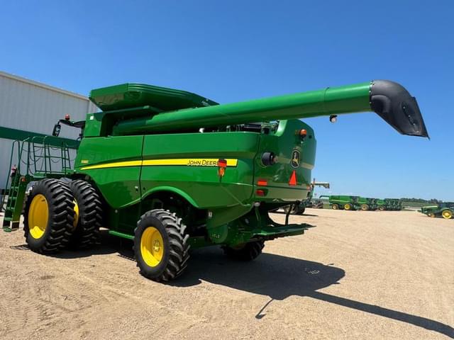Image of John Deere S660 equipment image 3