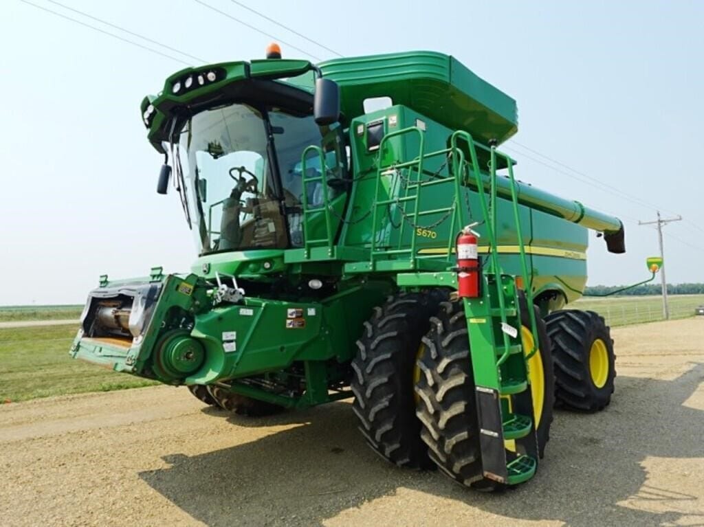 2025 John Deere S670 Equipment Image0
