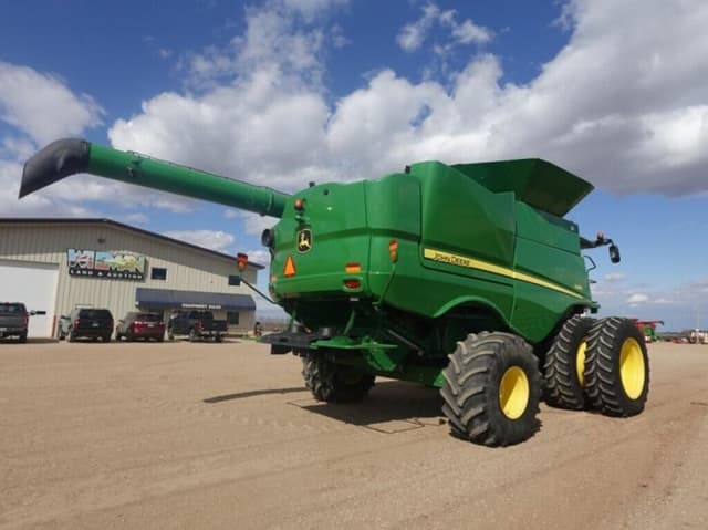 Image of John Deere S680 equipment image 3