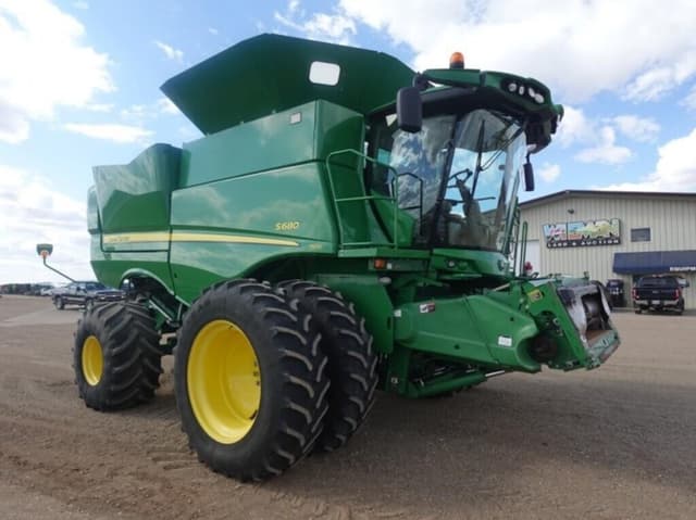 Image of John Deere S680 equipment image 2