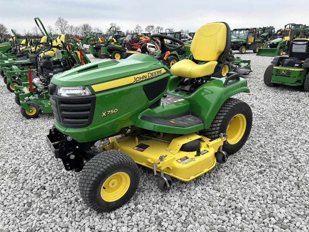Main image John Deere X750