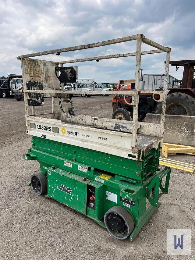Image of JLG 1932RS equipment image 4