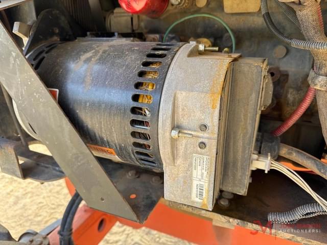 Image of JLG 400S equipment image 4