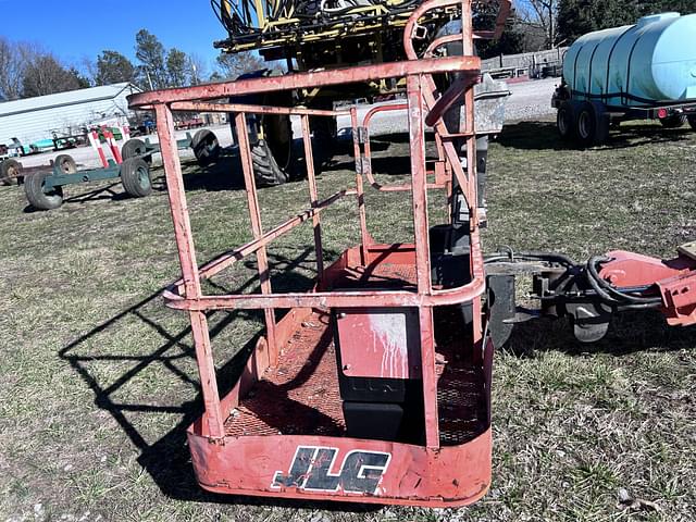 Image of JLG 400S equipment image 4