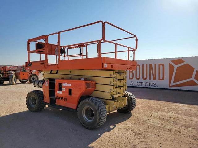 Image of JLG 4394RT equipment image 2