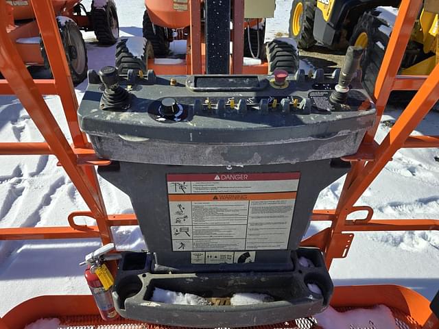 Image of JLG 450AJ equipment image 2