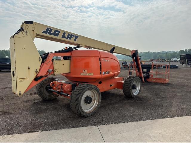 Image of JLG 600AJ equipment image 2