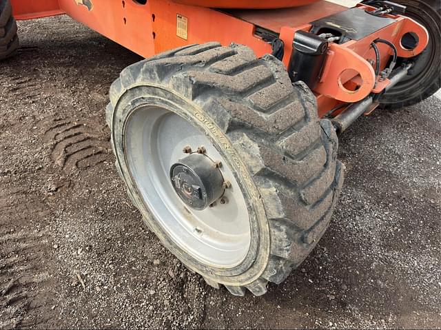 Image of JLG 600AJ equipment image 4