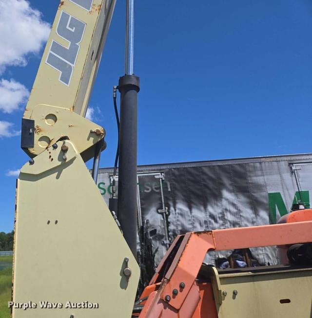 Image of JLG 600AJ equipment image 4
