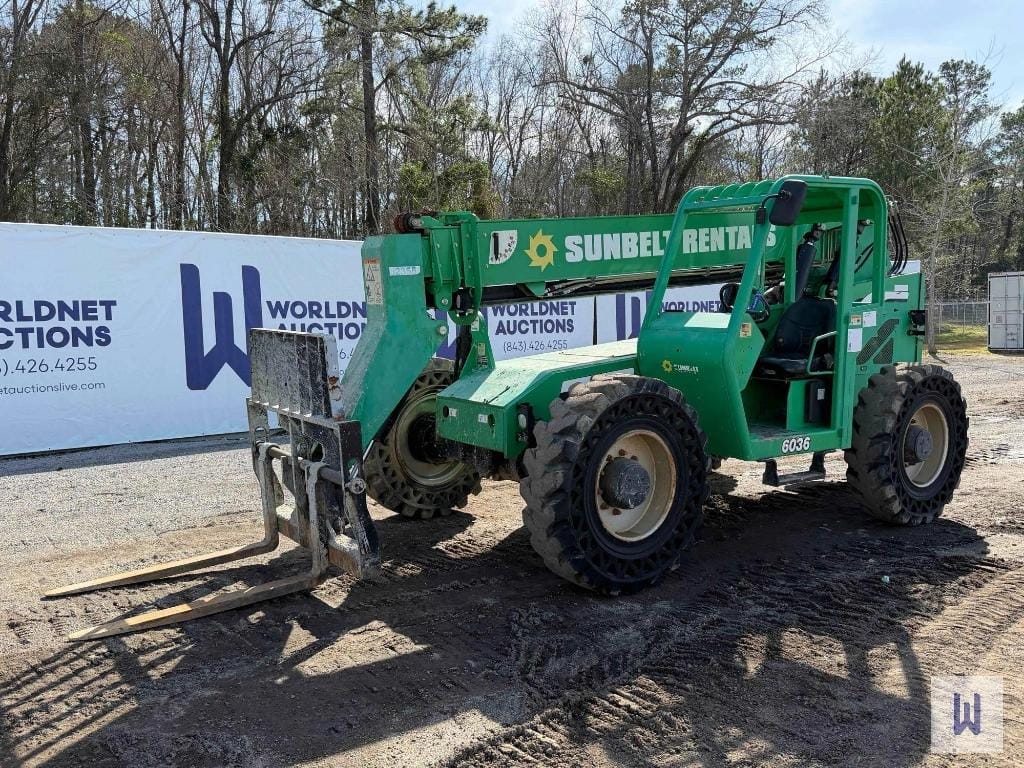2014 JLG 6036 Equipment Image0
