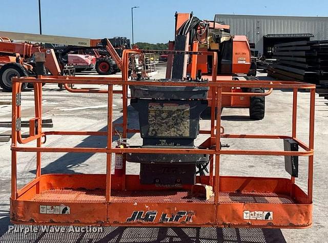 Image of JLG 660SJ equipment image 1
