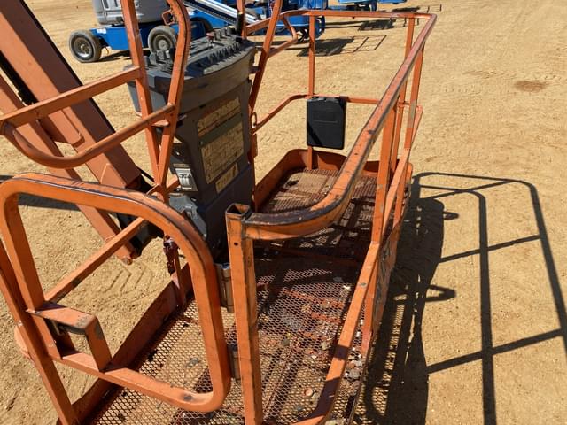 Image of JLG 800AJ equipment image 4