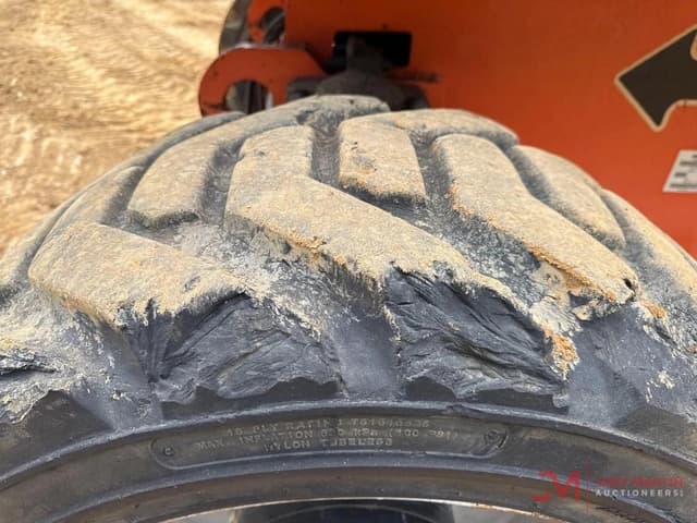 Image of JLG 800S equipment image 3
