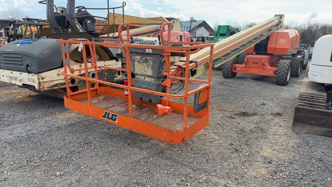 Image of JLG 800S Primary image