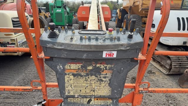 Image of JLG 800S equipment image 4