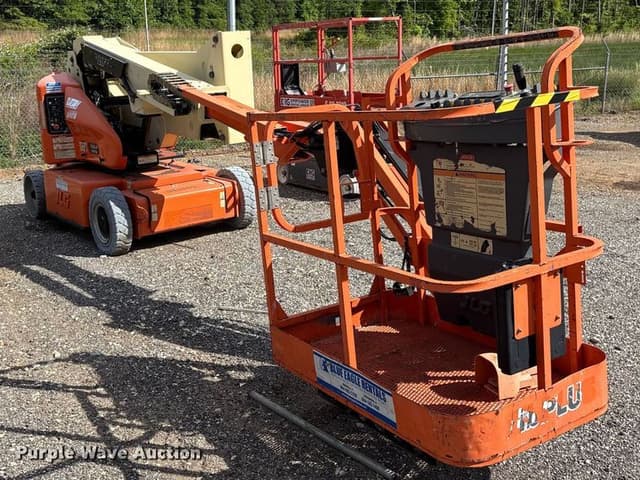 Image of JLG E400AJP equipment image 2