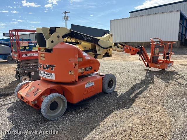 Image of JLG E400AJP equipment image 4