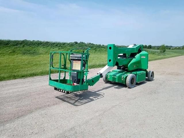 Image of JLG E400AN equipment image 1