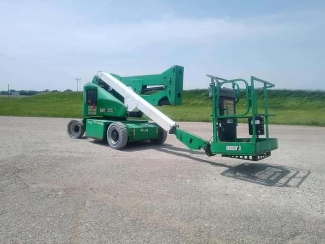 Image of JLG E400AN equipment image 3