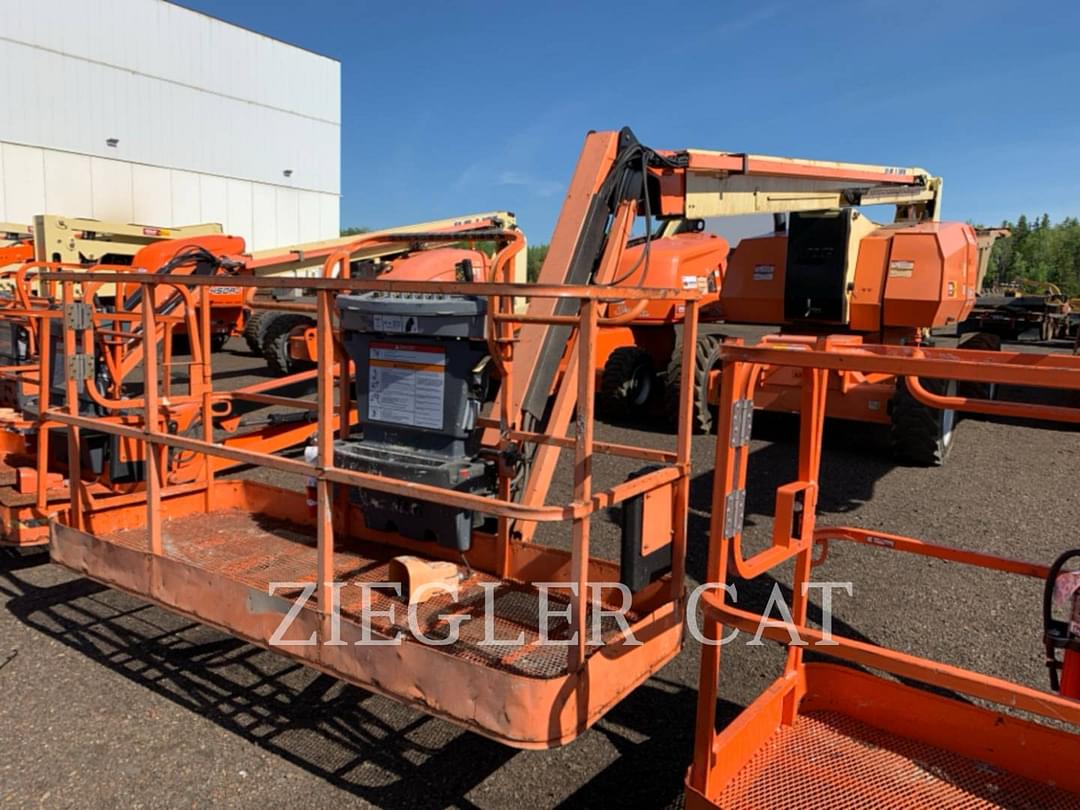 Image of JLG 800AJ Image 1