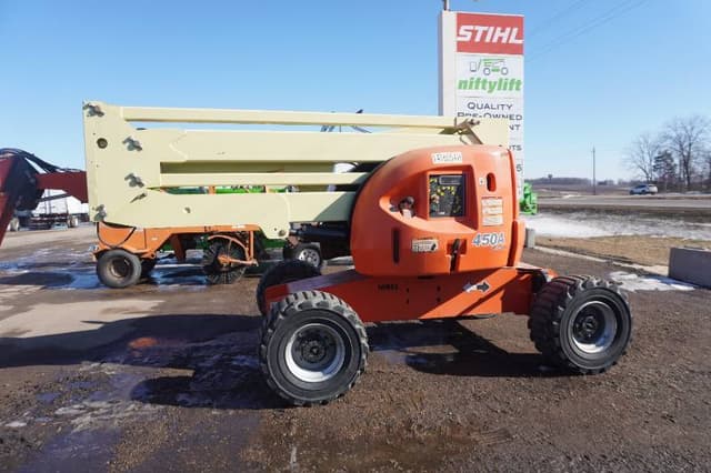 Image of JLG 450AJ equipment image 1