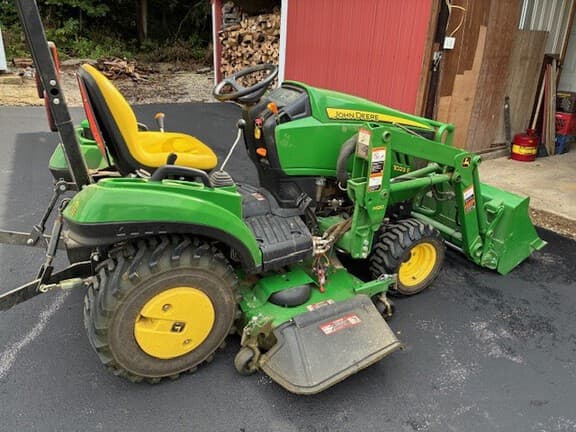 Image of John Deere 1023E equipment image 4