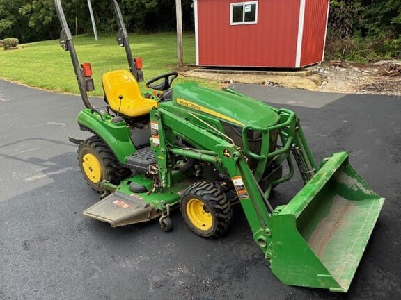 2014 John Deere 1023E Equipment Image0