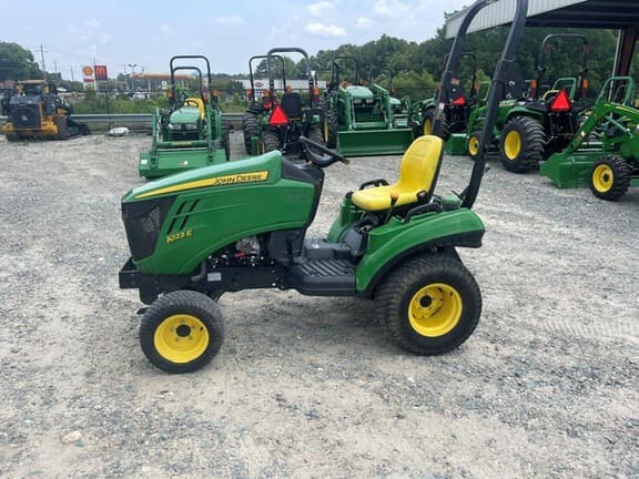 Image of John Deere 1023E equipment image 1