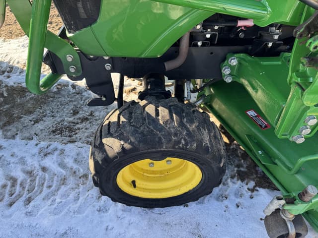 Image of John Deere 1023E equipment image 3