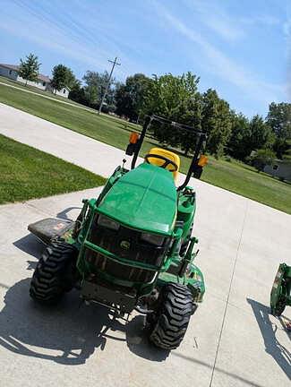 Image of John Deere 1023E equipment image 2