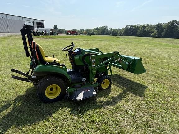 Image of John Deere 1023E equipment image 4