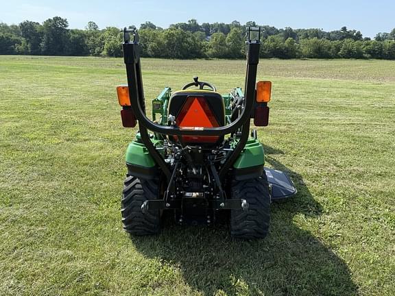 Image of John Deere 1023E equipment image 3