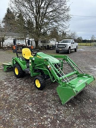 Image of John Deere 1023E equipment image 3