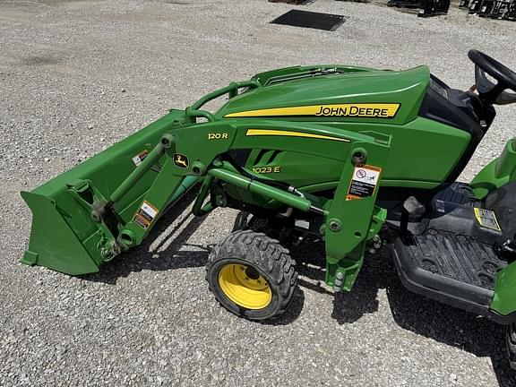 Image of John Deere 1023E equipment image 4
