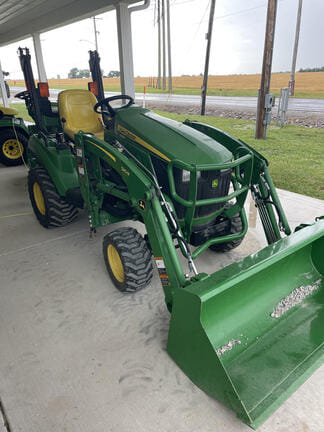 2014 John Deere 1023E Equipment Image0