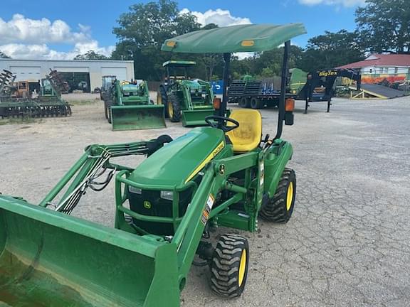 Image of John Deere 1023E equipment image 2