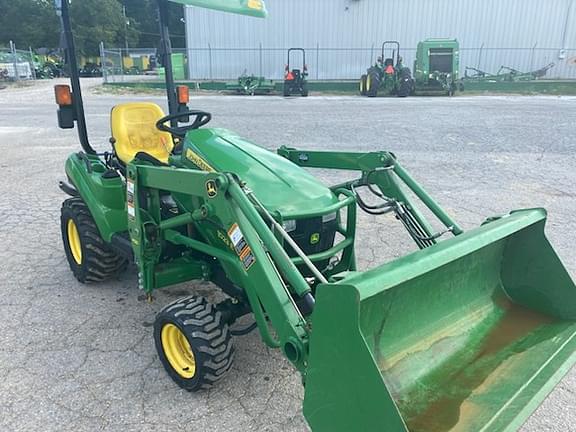 Image of John Deere 1023E equipment image 4