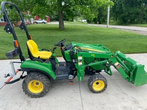 John Deere 1023E, 1025R Tractor Owners Operators Manual