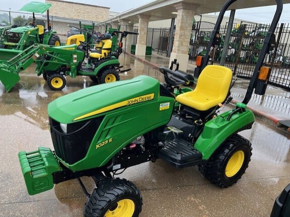 2014 John Deere 1023E Equipment Image0