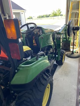 Image of John Deere 1023E equipment image 4