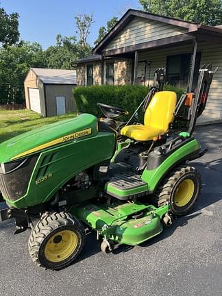 Image of John Deere 1025R equipment image 3